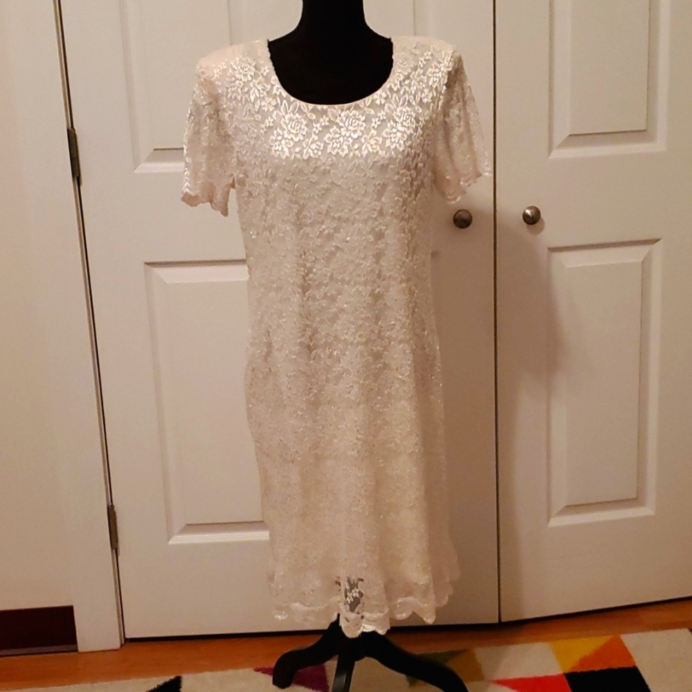 Gorgeous Vintage Helene Blake White Lace Dress with Shoulder Pads Size 14 P